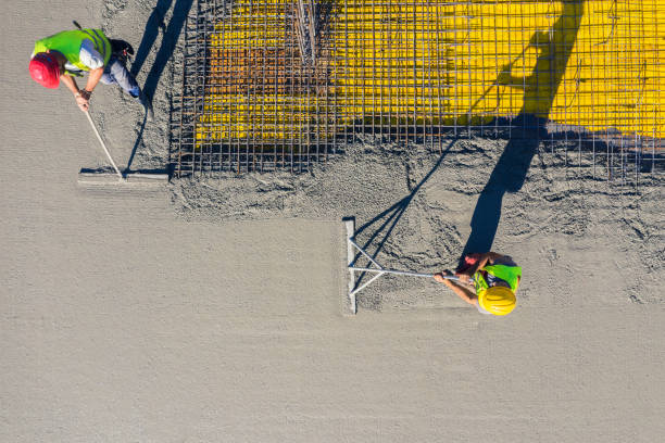 Best Commercial Concrete Contractor  in Sweet Springs, MO